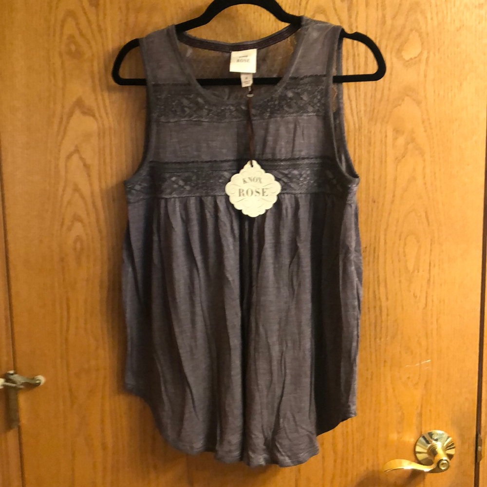 Knox Rose tank